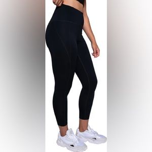 Compressive High Rise Pocket Leggings, M